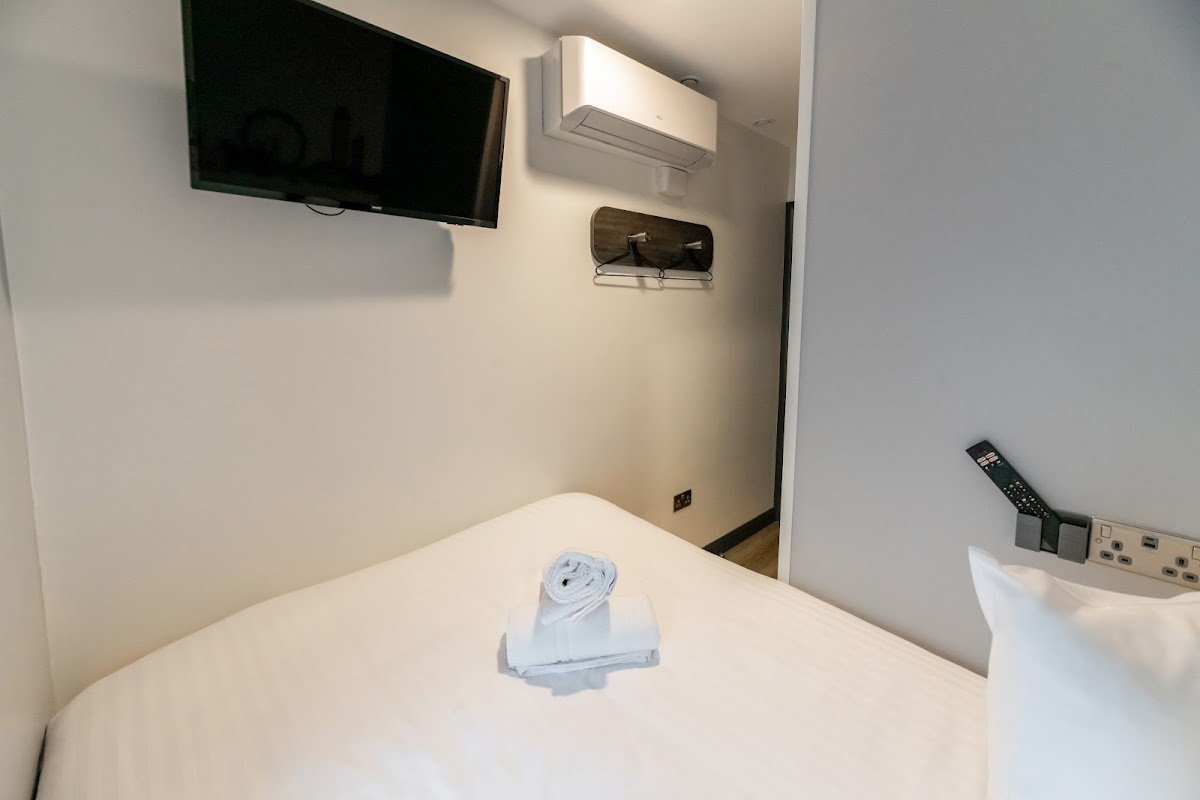 easyHotel London Victoria photo 3