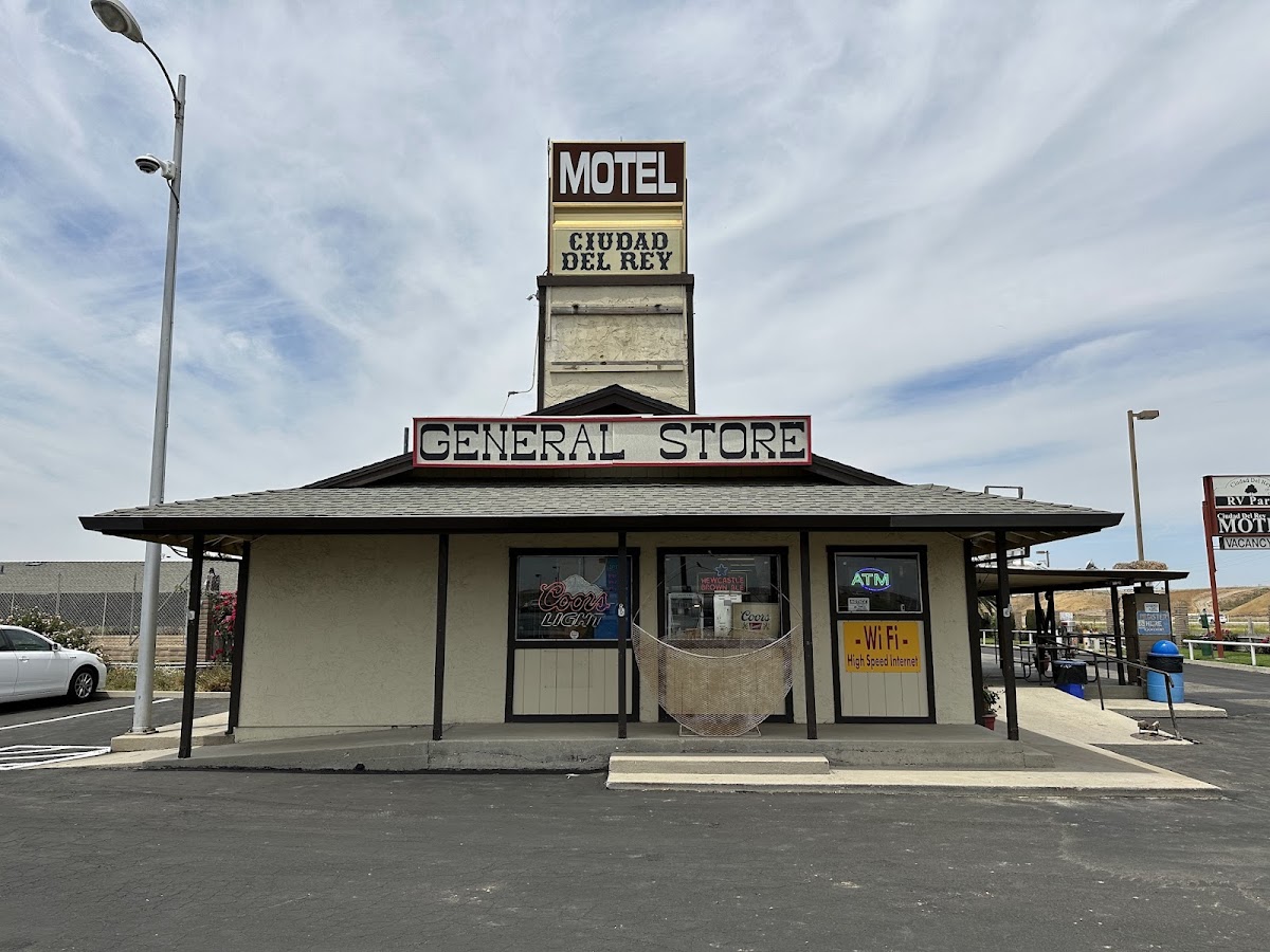 Ciudad Del Rey Motel & Trailer