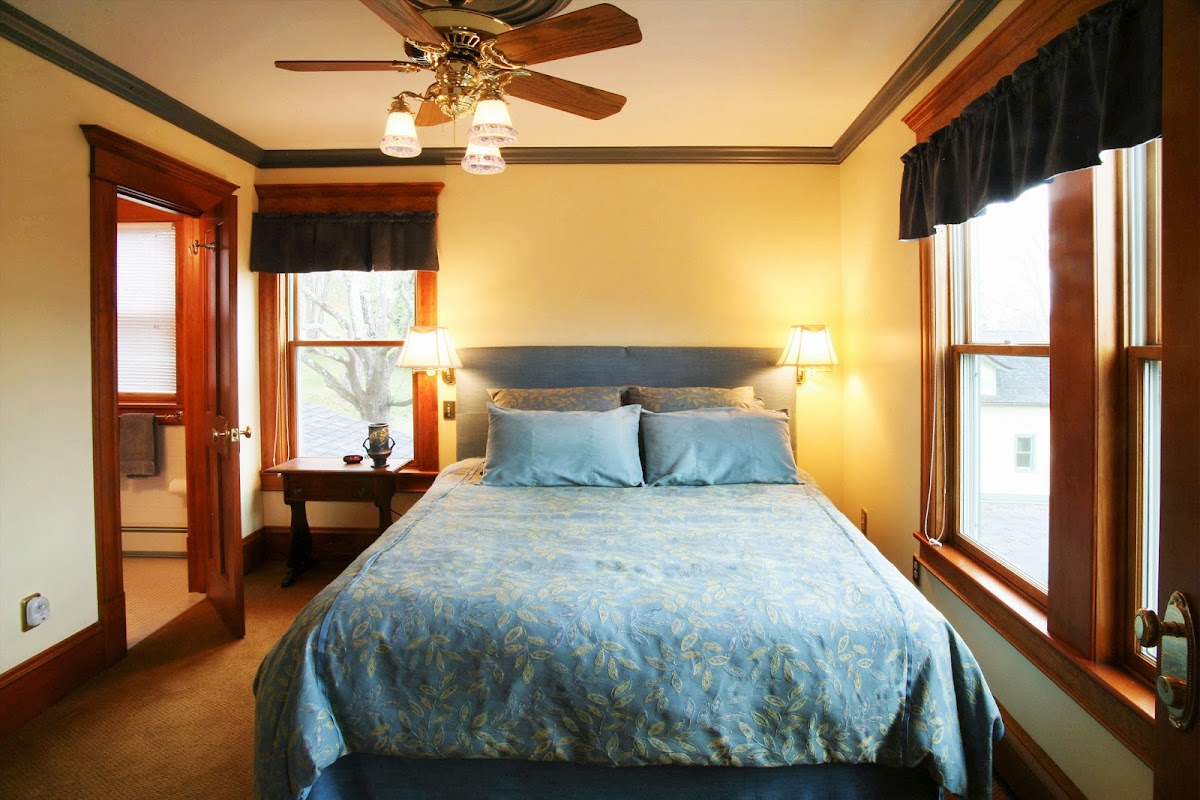 Breezy Hill Inn photo 2