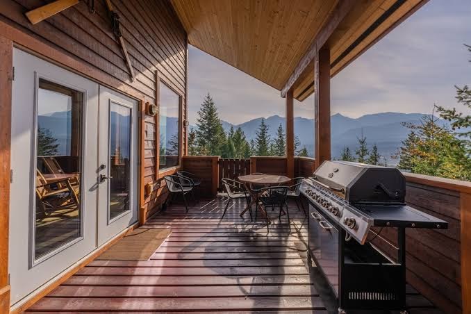 Cedar House Chalets
