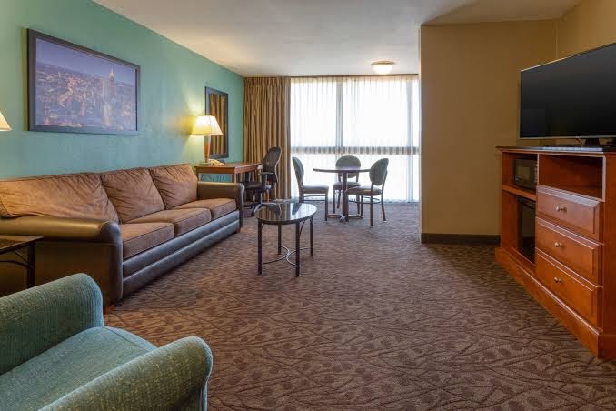 Drury Inn & Suites Atlanta Morrow photo 3
