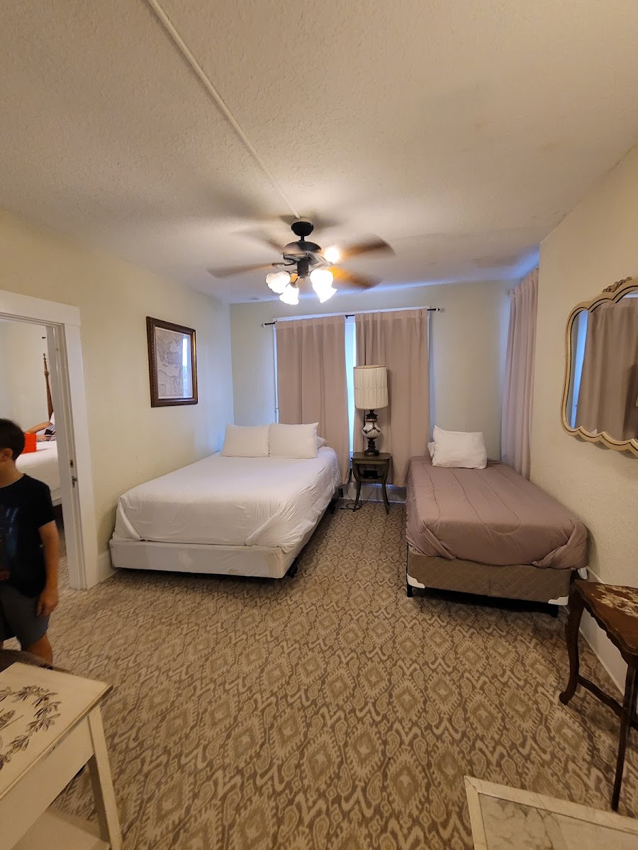 The Deland Hotel photo 2