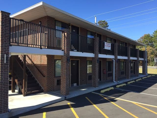 Brick Motor Inn