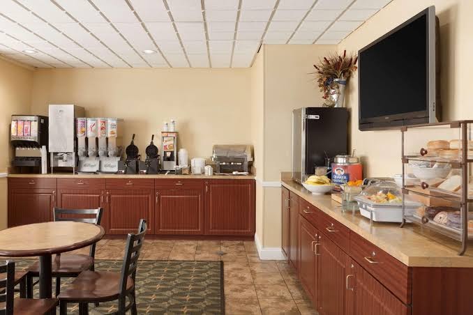 Country Inn & Suites by Radisson, Fredericksburg South (I-95), VA photo 3