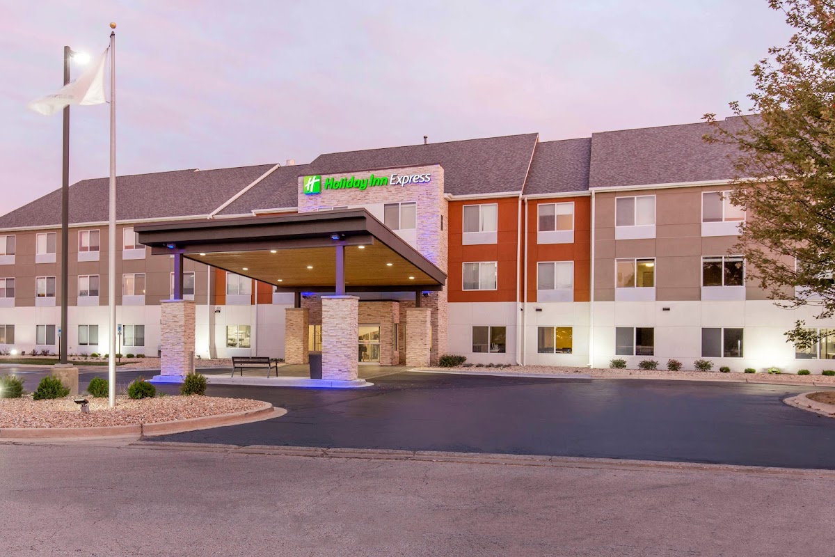 Holiday Inn Express & Suites St Charles by IHG photo 3