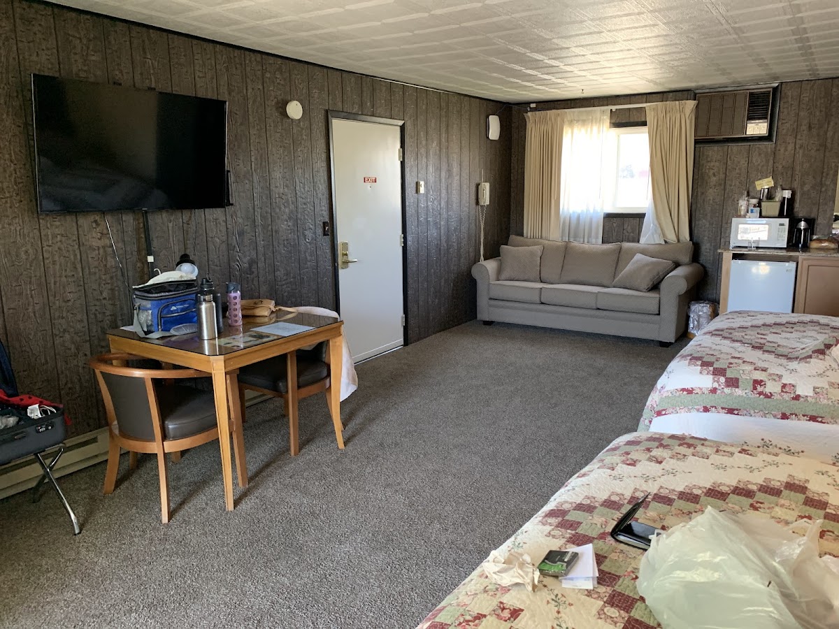 Bristlecone Motel photo 2