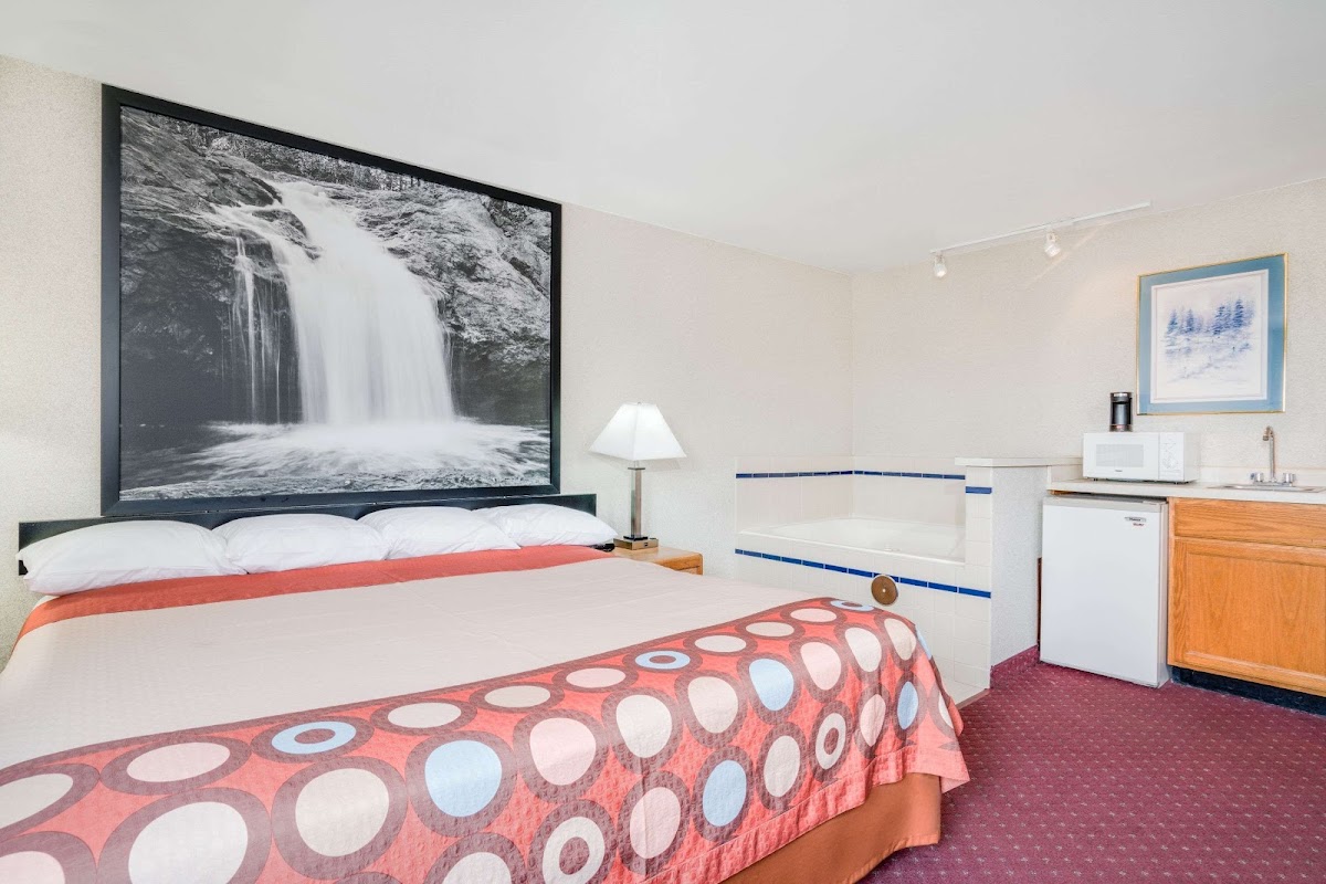 Super 8 by Wyndham Tomah Wisconsin photo 2