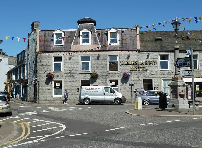 THE KINGS ARMS HOTEL