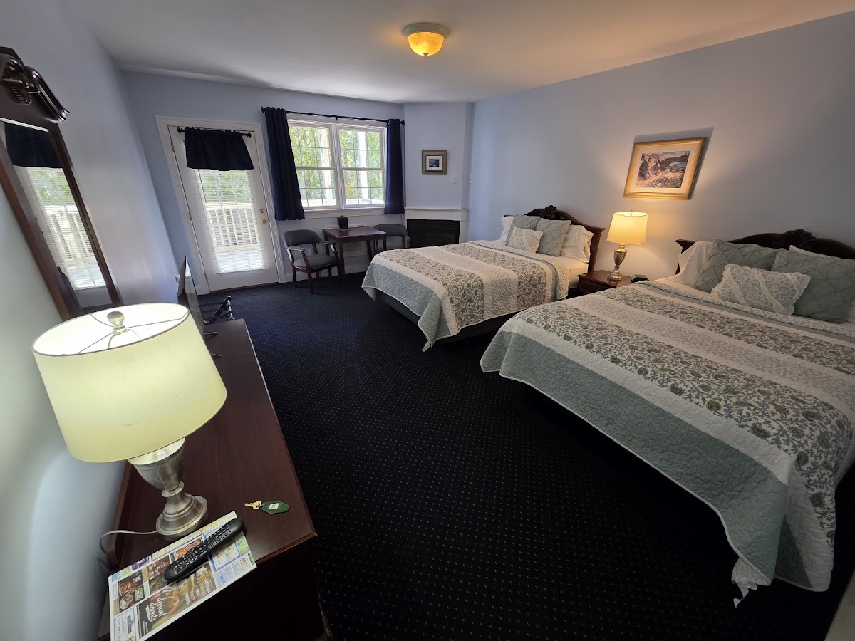 Taber Inn Mystic photo 2