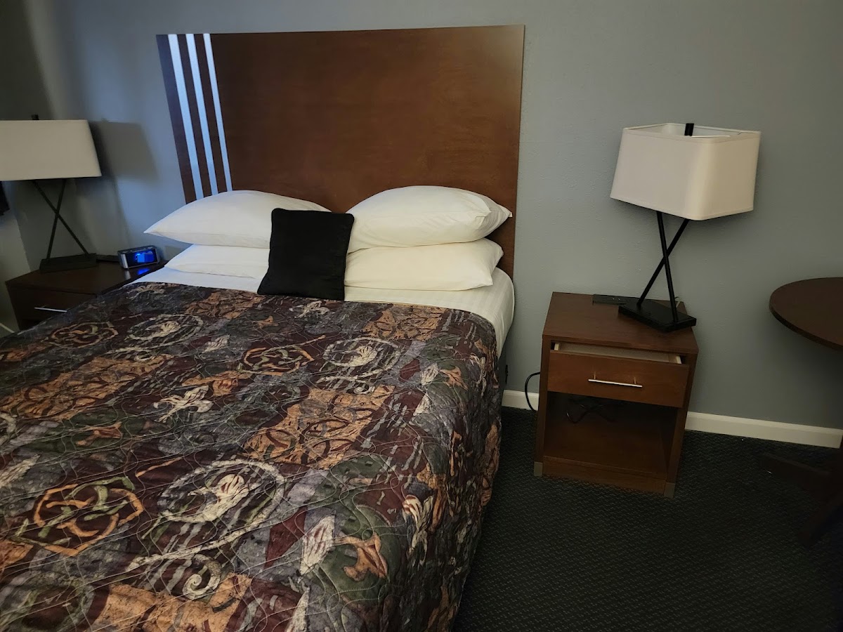 Red Lion Inn & Suites La Pine photo 2