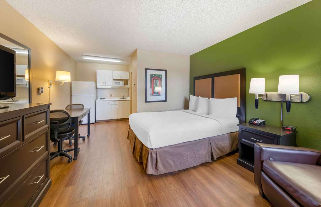 Extended Stay America Suites- Bakersfield - California Avenue photo 2