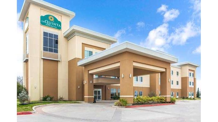 La Quinta Inn & Suites by Wyndham Gonzales TX