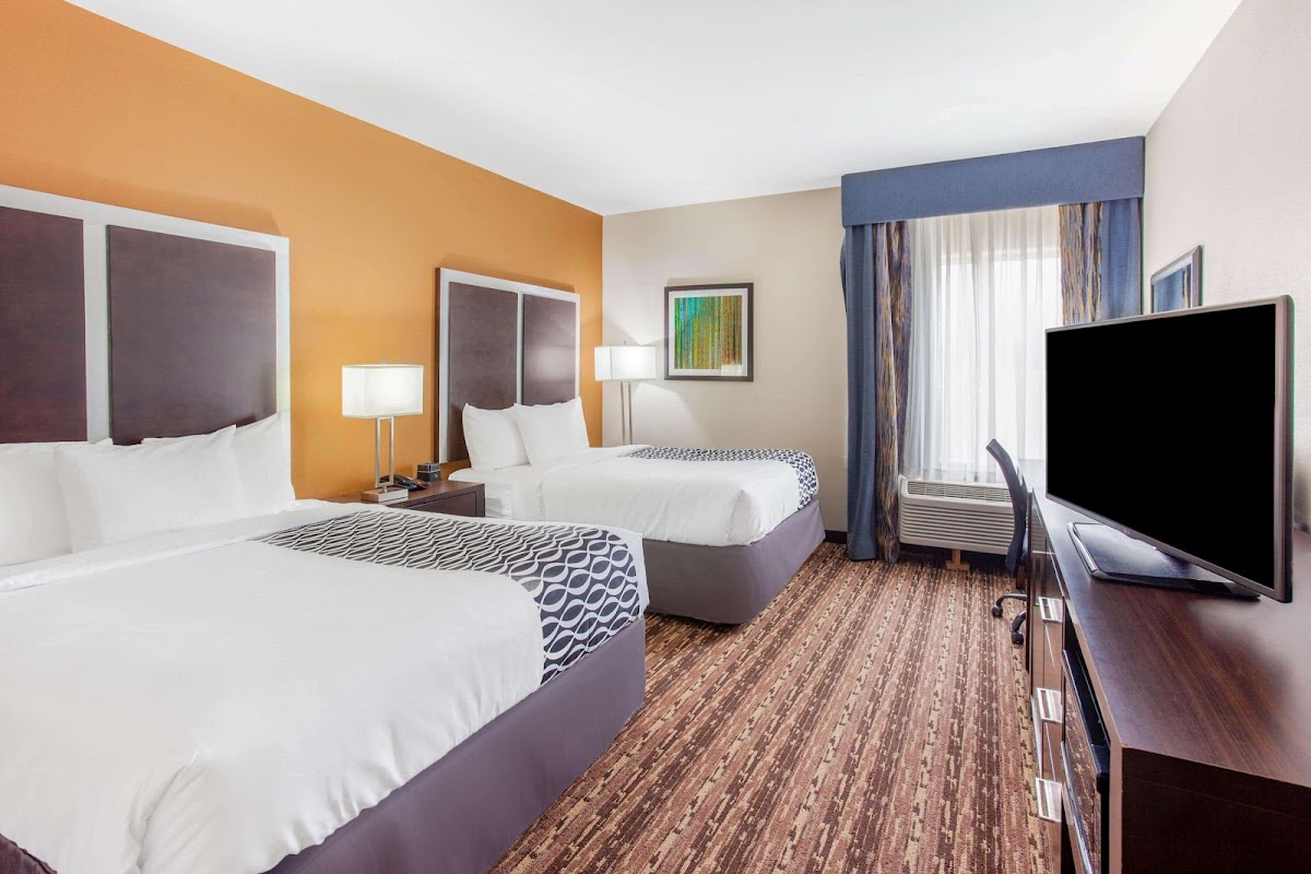 La Quinta Inn & Suites by Wyndham Gonzales TX photo 2
