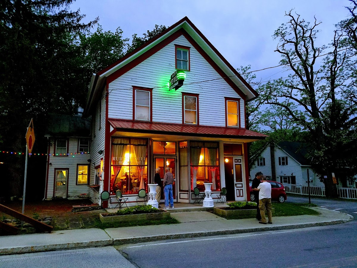 Ruby's Hotel