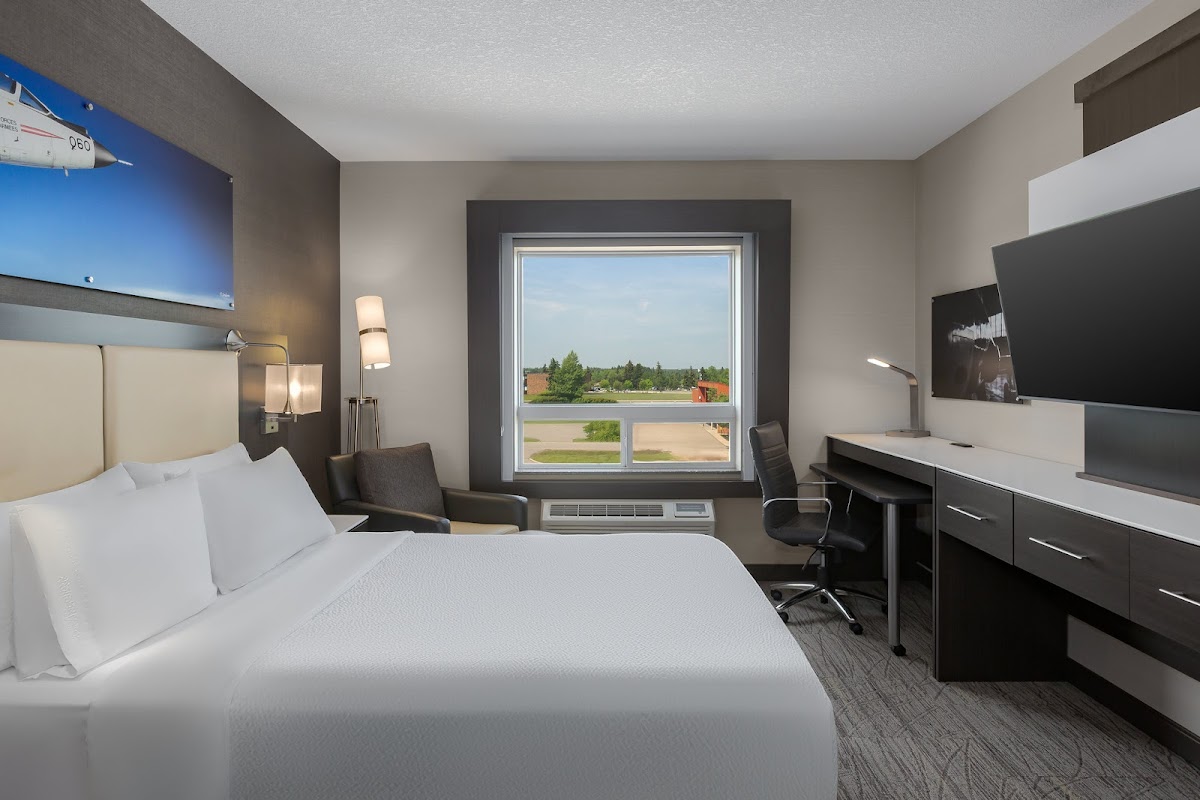 Holiday Inn Express & Suites Cold Lake by IHG photo 2