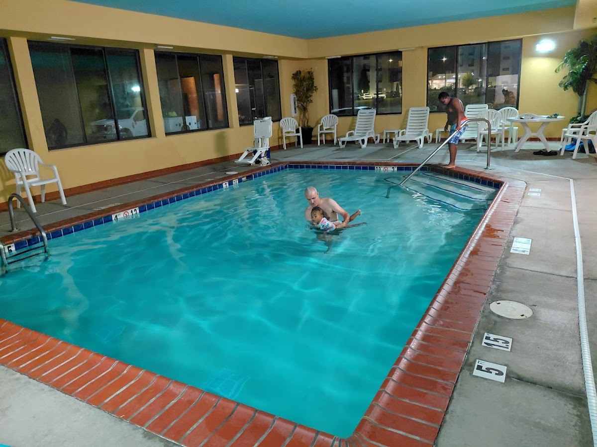 Comfort Suites Hopkinsville near Fort Campbell photo 3
