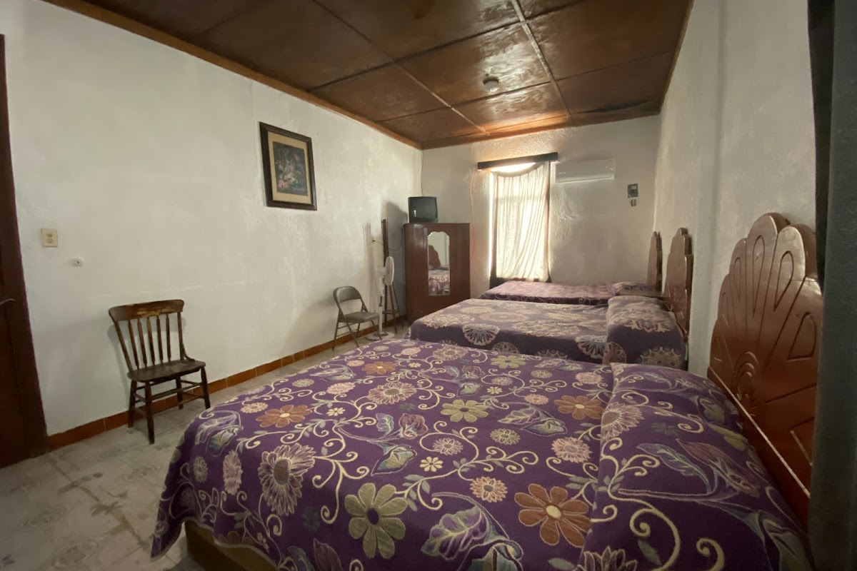 OYO Hotel Anahuac photo 3