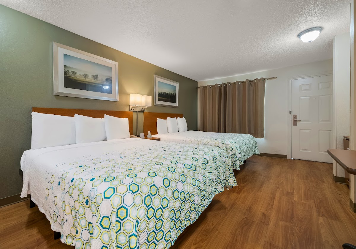 HomeTowne Studios Orlando - UCF Area photo 2