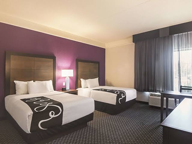 La Quinta Inn & Suites by Wyndham Oklahoma City - NW Expwy photo 3