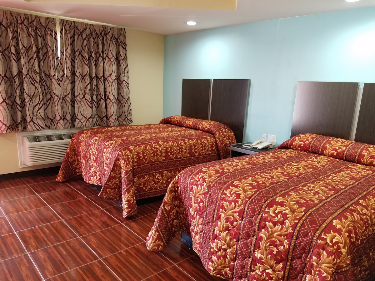 Luxury Inn & Sunset RV Park photo 2