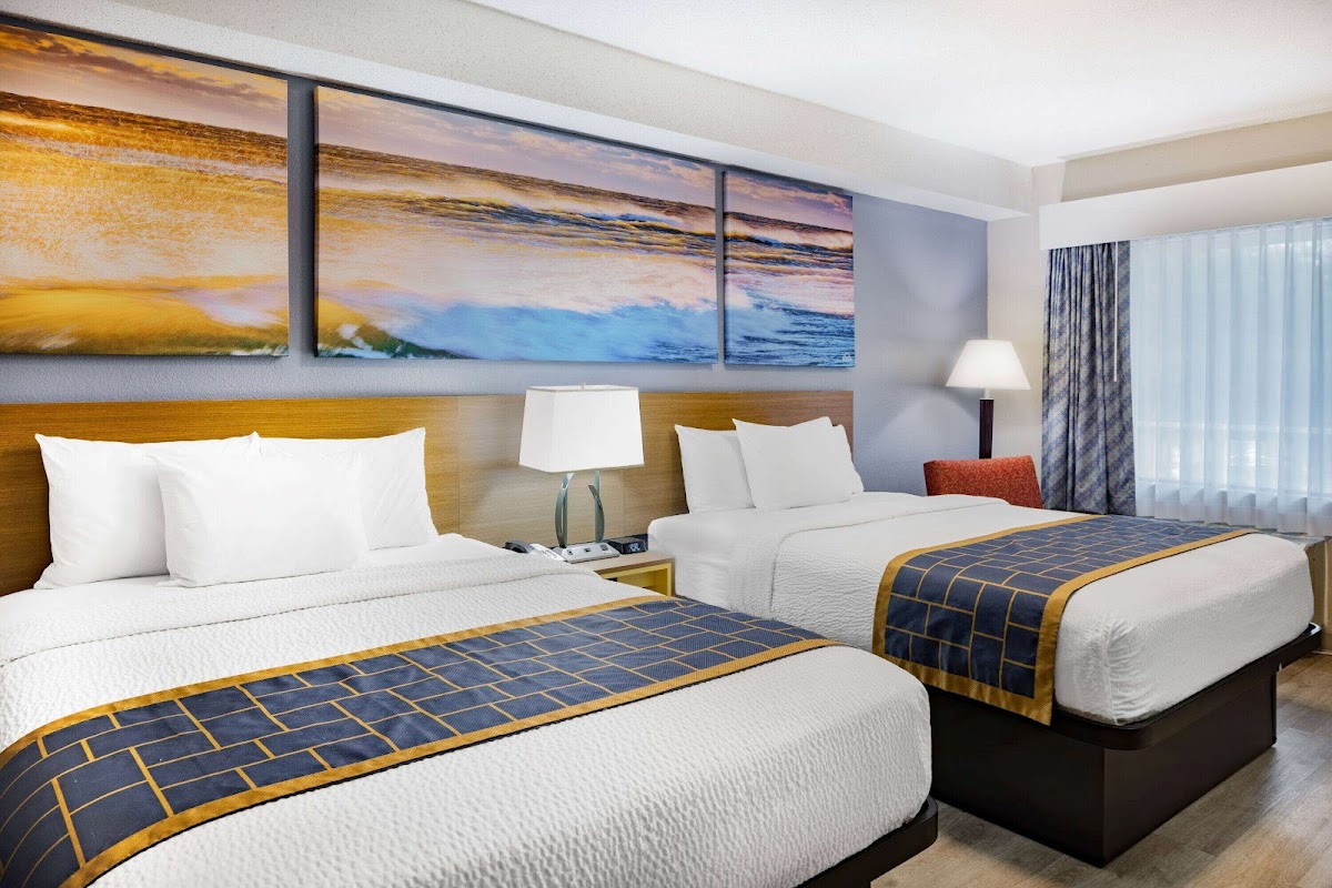 Days Inn & Suites by Wyndham Savannah Midtown photo 2