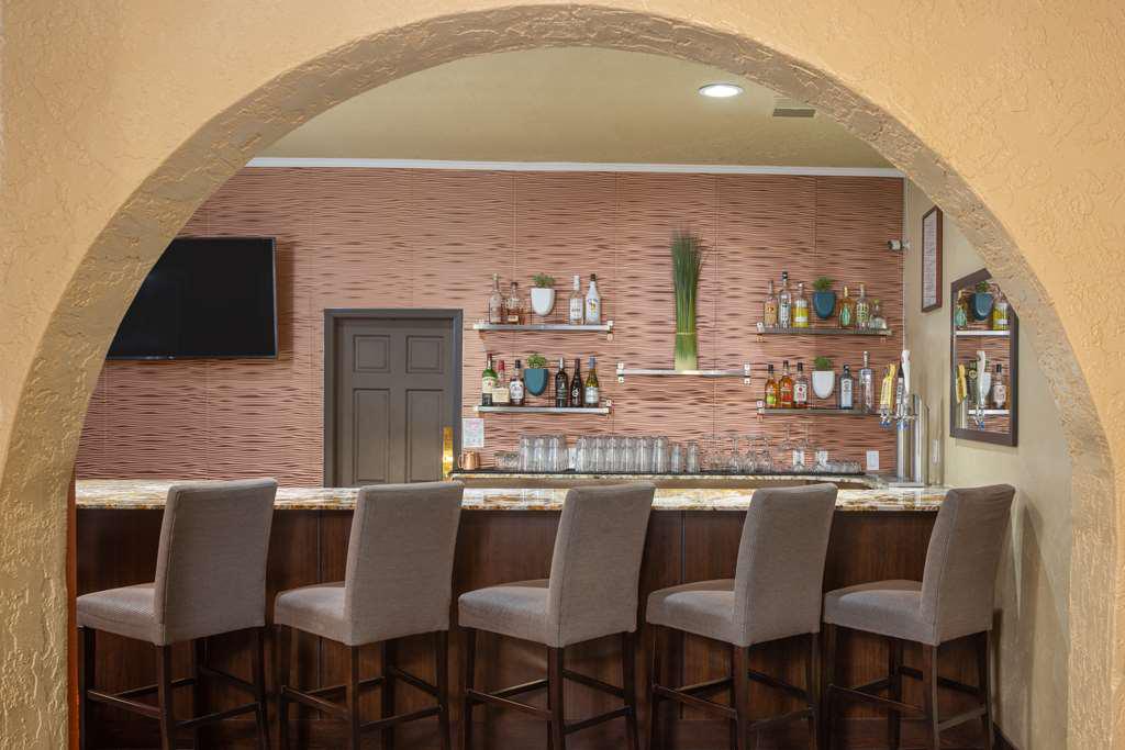 DoubleTree Suites by Hilton Hotel Tucson - Williams Center photo 3