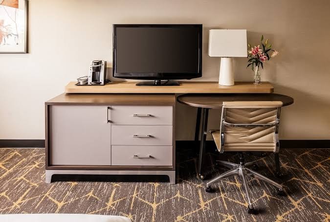 Holiday Inn Santa ANA-Orange Co. photo 2