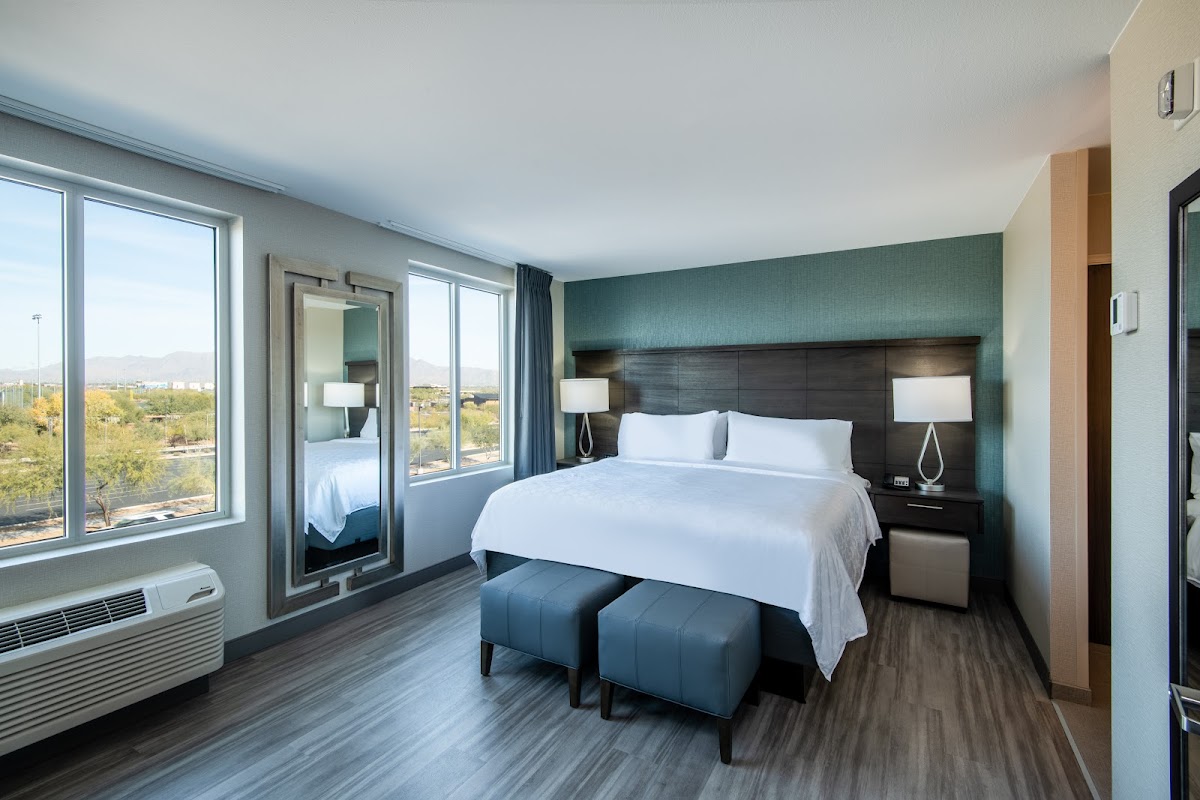 Staybridge Suites Scottsdale - Talking Stick, an IHG Hotel photo 2