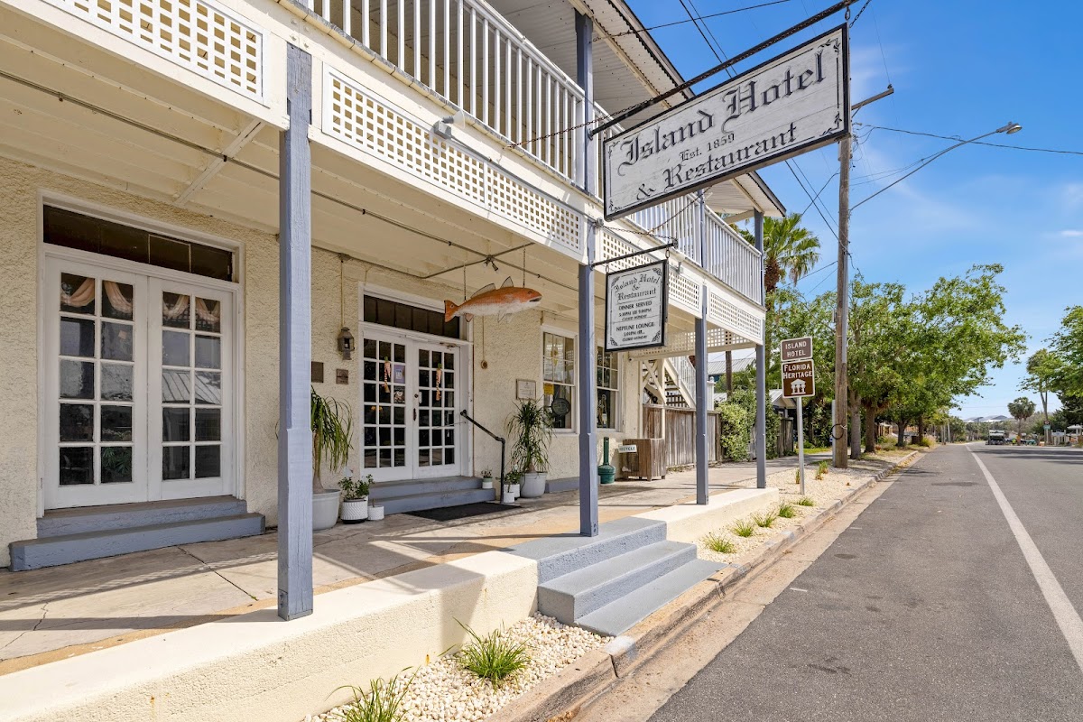 Island Hotel & Restaurant