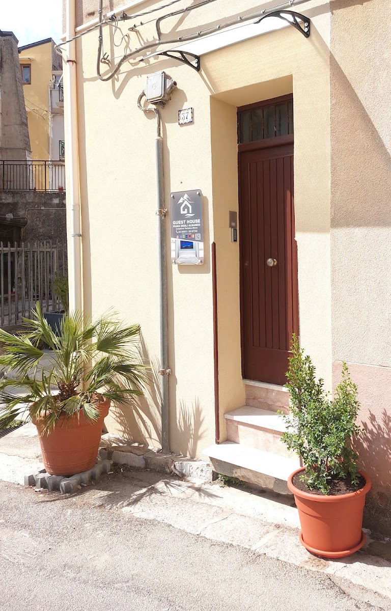 GUEST HOUSE PIANA DEGLI ALBANESI