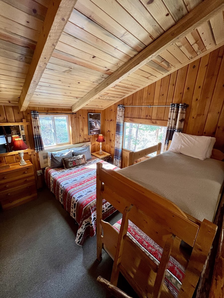 Pine Haven Cabins photo 2