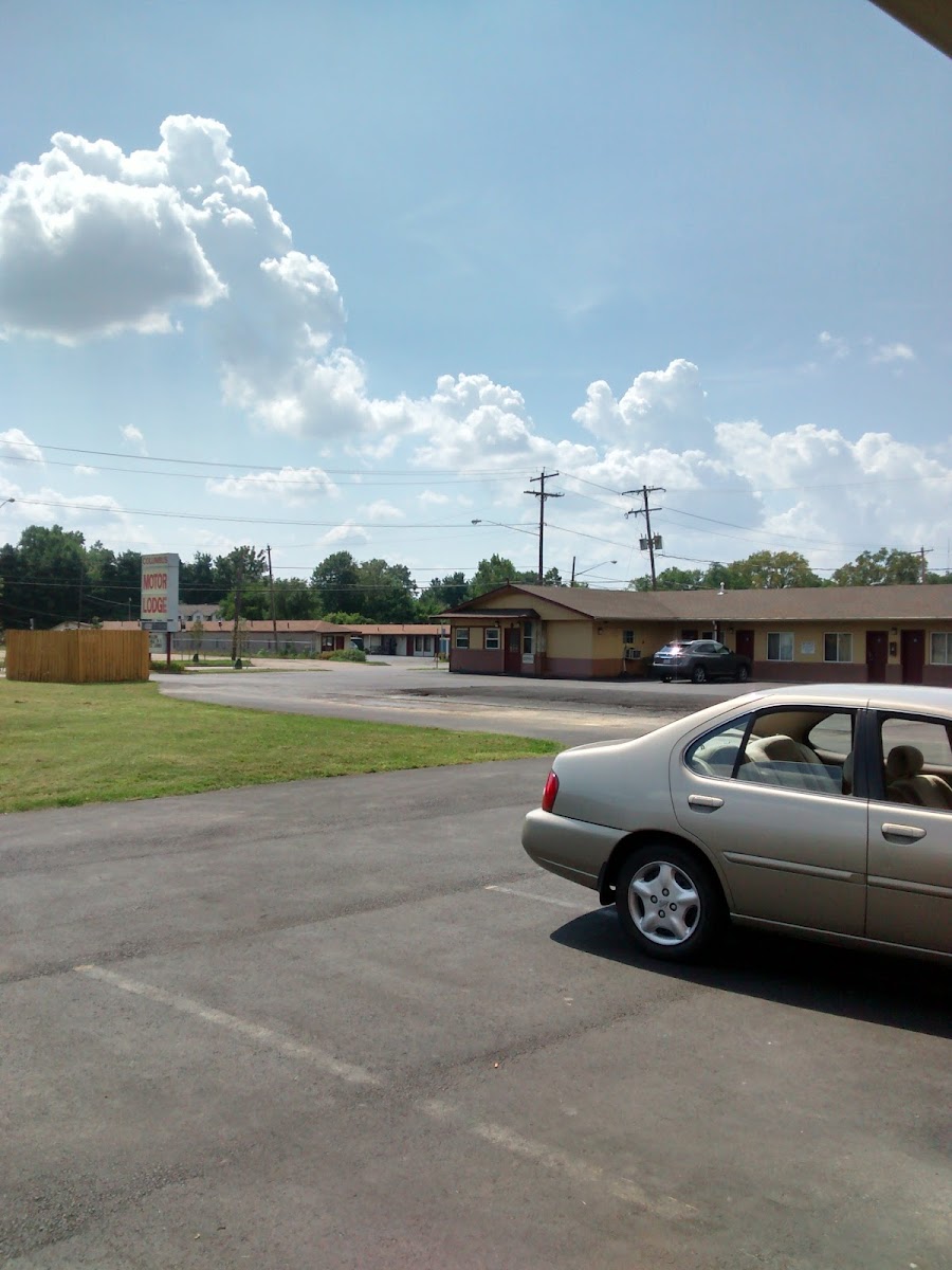 Columbus Motor Lodge photo 2