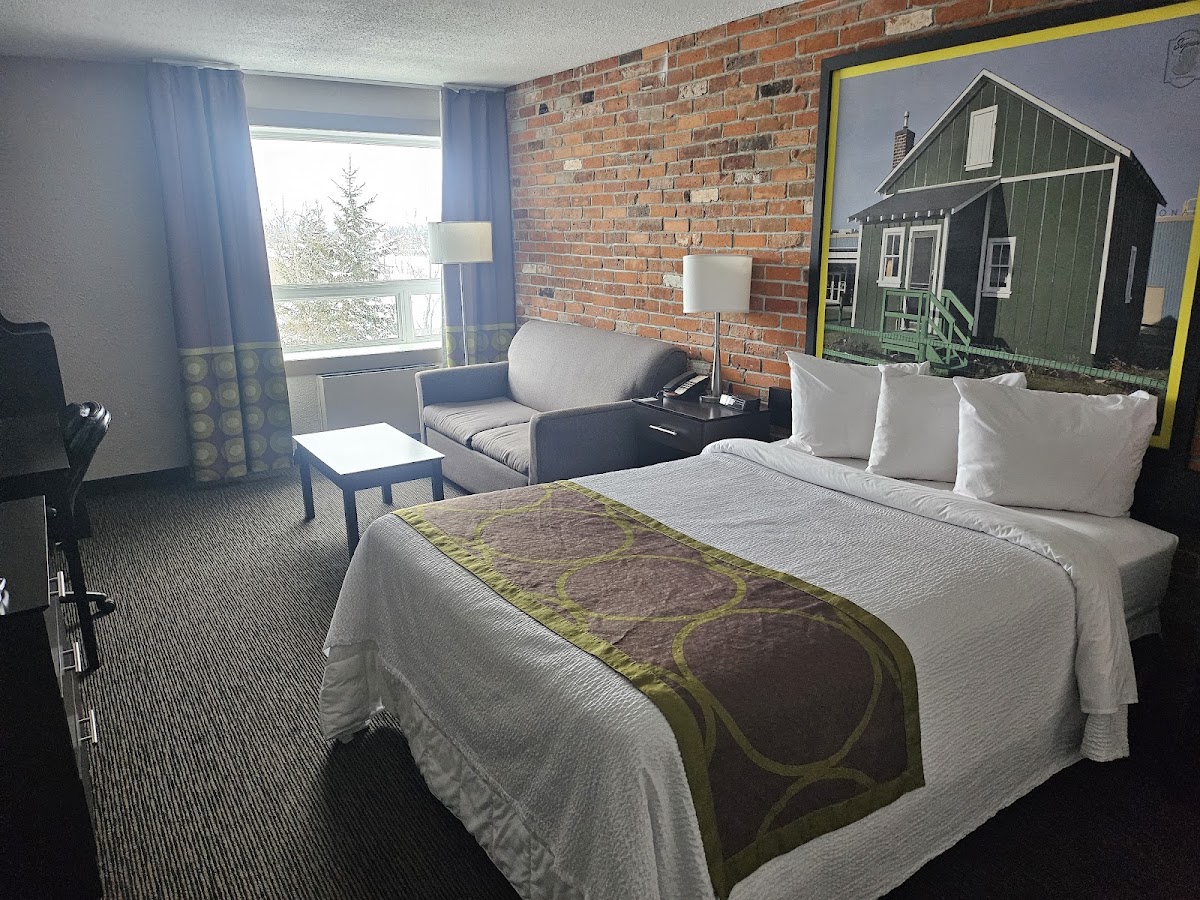 Super 8 by Wyndham Timmins ON photo 3