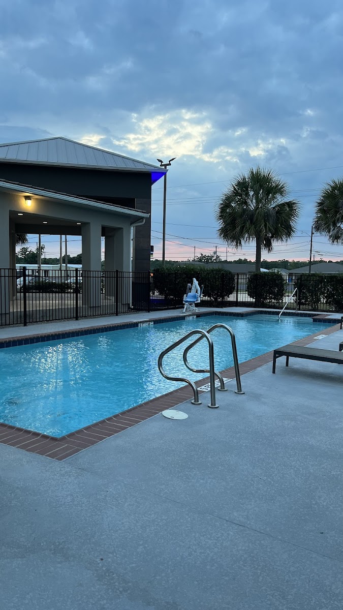 La Quinta Inn & Suites by Wyndham Boutte photo 3