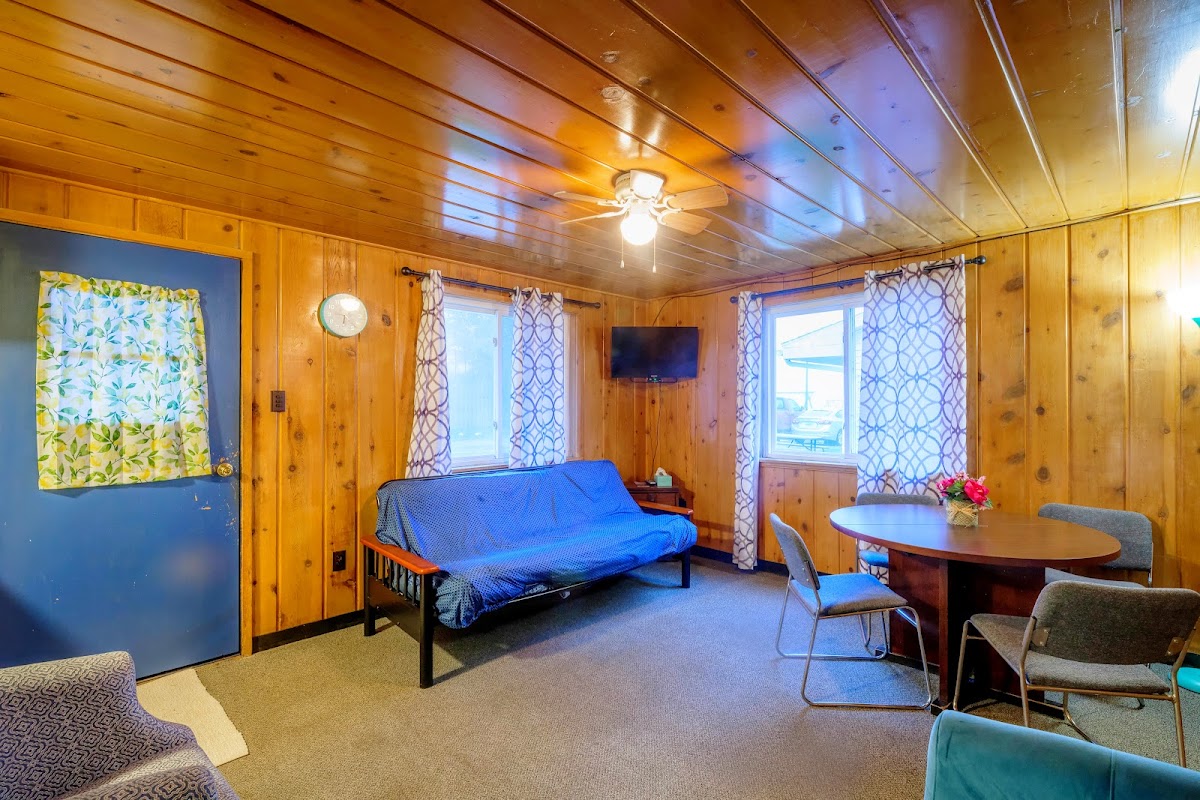 Blue Horizon Court photo 2