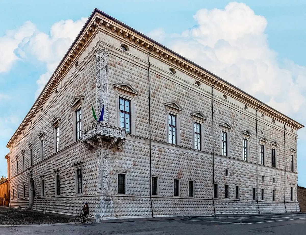 Palazzo dei Diamanti
