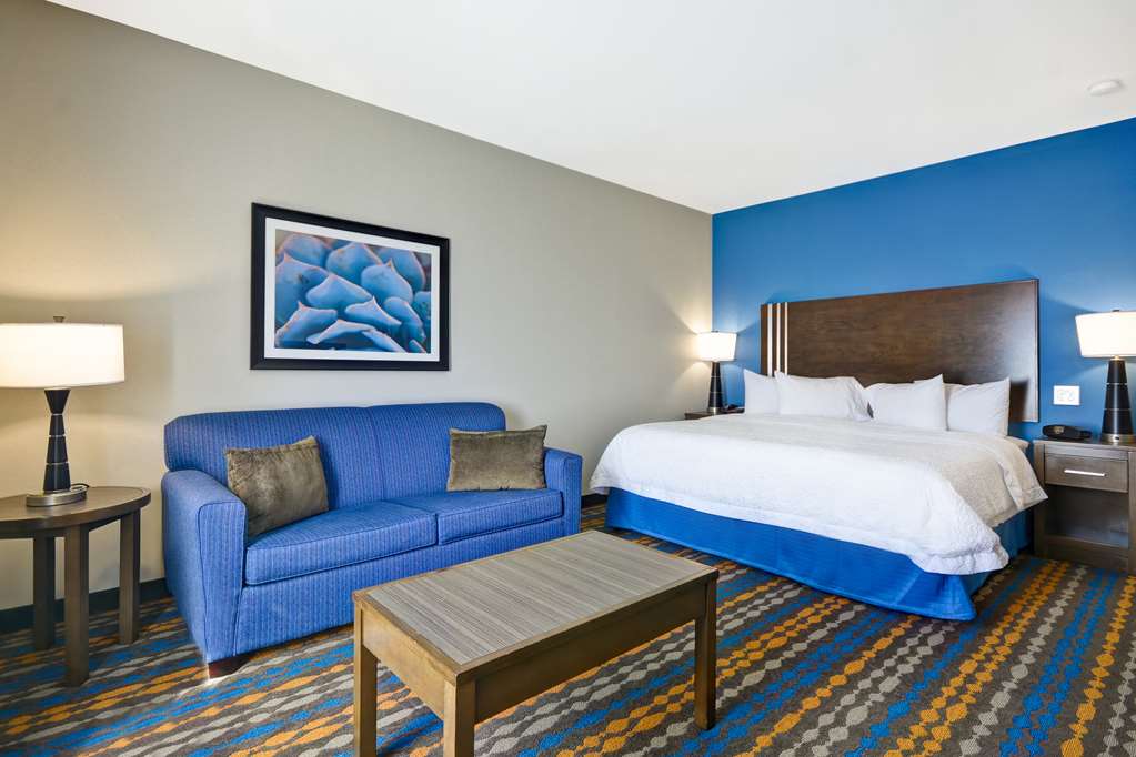 Hampton Inn Kenedy photo 2