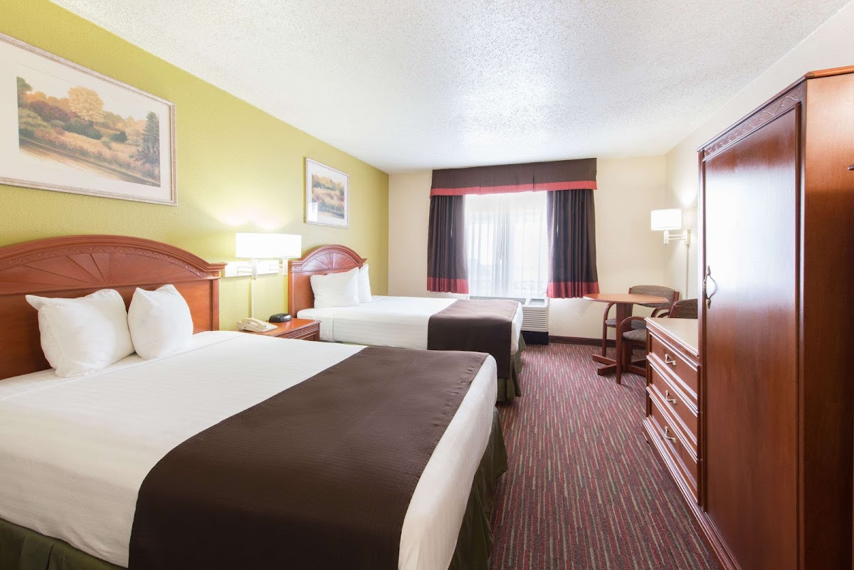 Baymont by Wyndham Louisville East photo 2