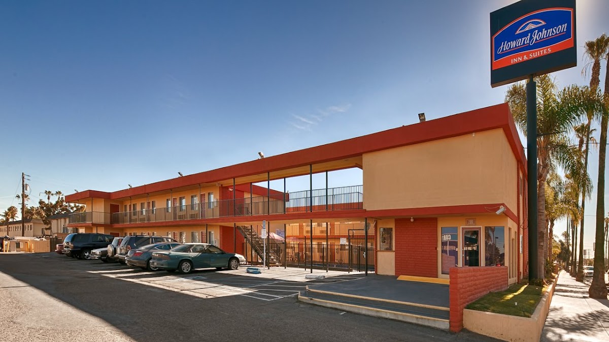 Howard Johnson Suites by Wyndham San Diego Chula Vista/BayFt