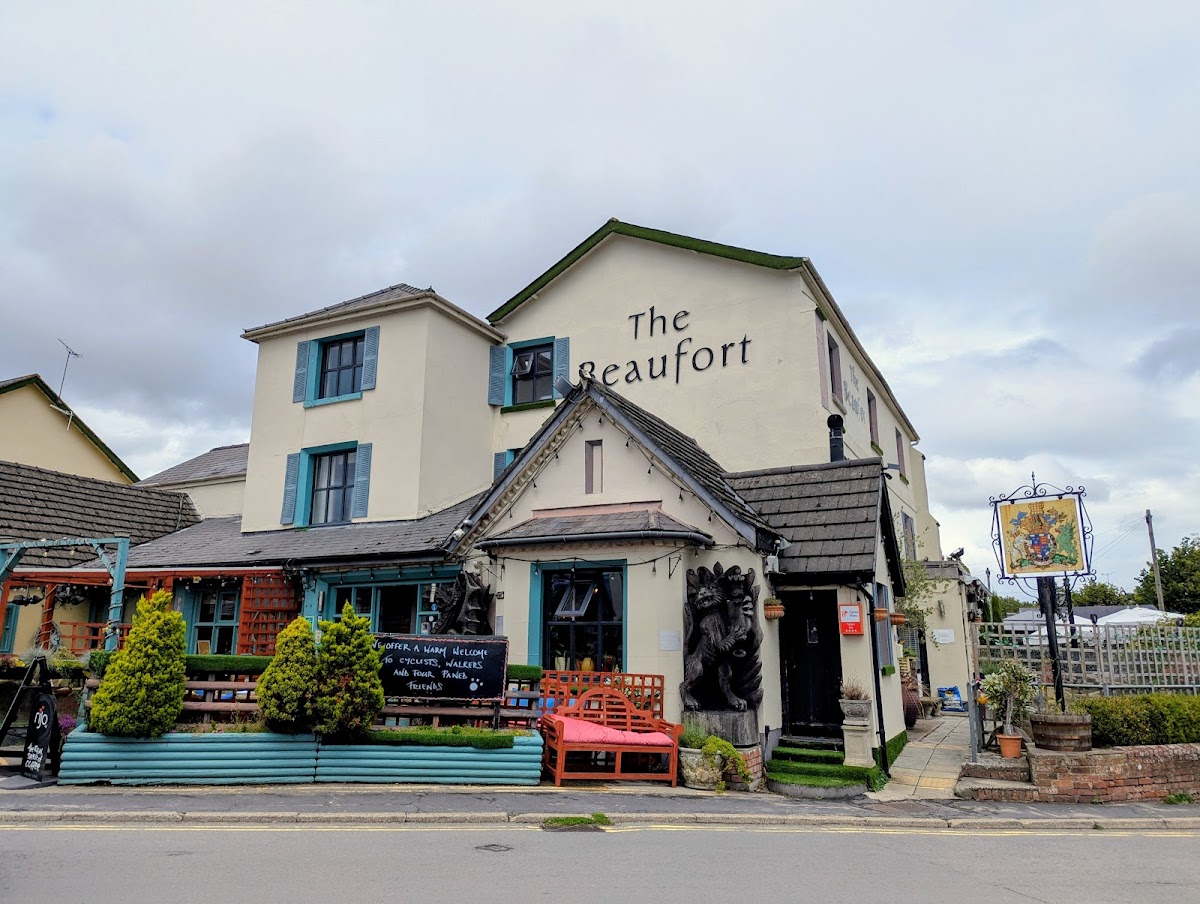 The Beaufort, Raglan