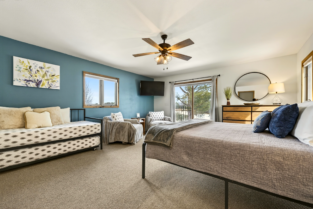 Aqua Aire Inn & Suites photo 2