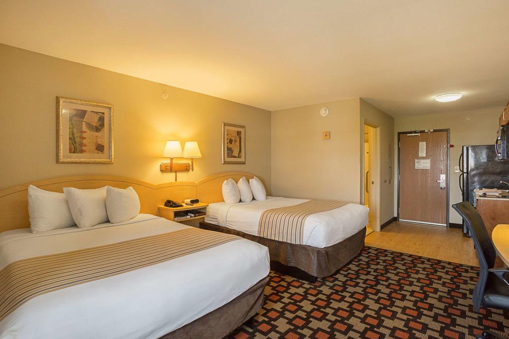 Extended Stay America - Minneapolis - Brooklyn Center photo 2