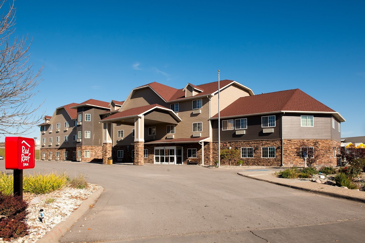 Red Roof Inn & Suites Omaha - Council Bluffs, IA