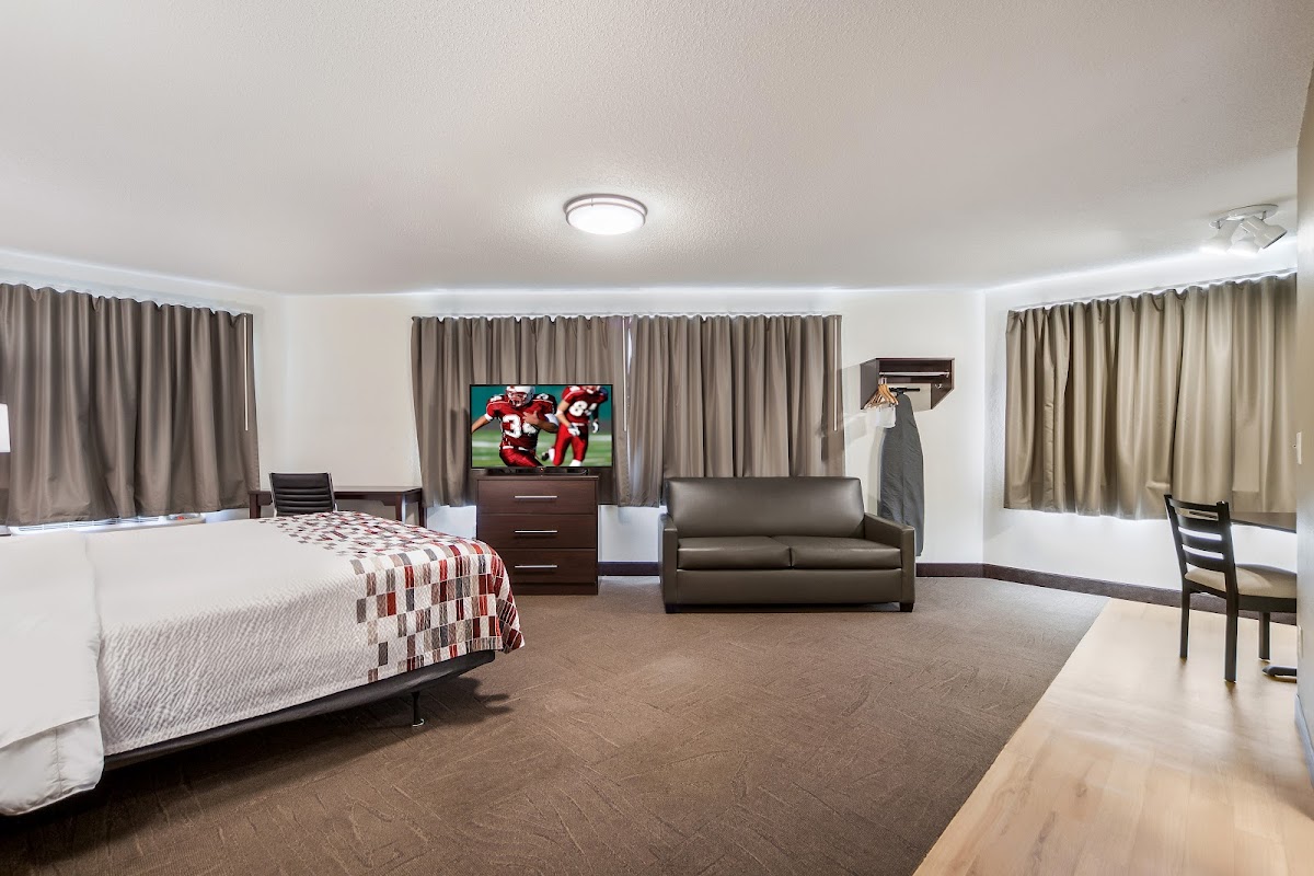 Red Roof Inn & Suites Omaha - Council Bluffs, IA photo 3