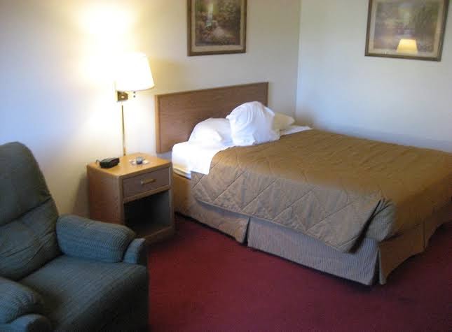 Quality Inn & Suites Warren photo 3