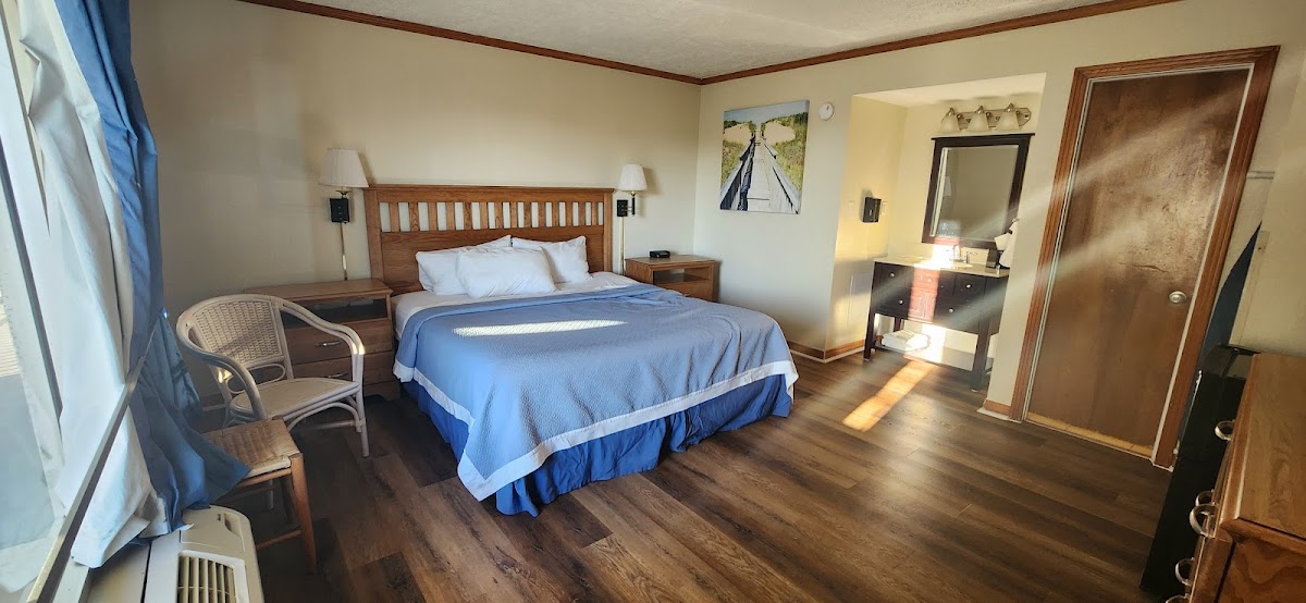 Mariner Inn & Suites photo 2