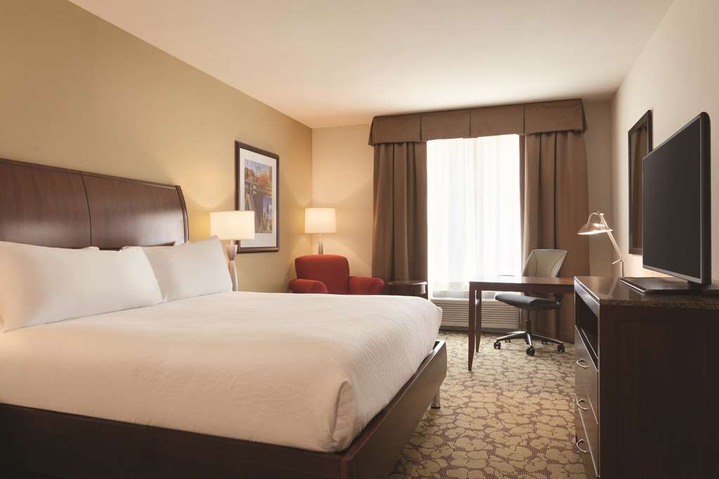 Hilton Garden Inn Boston Logan Airport photo 2