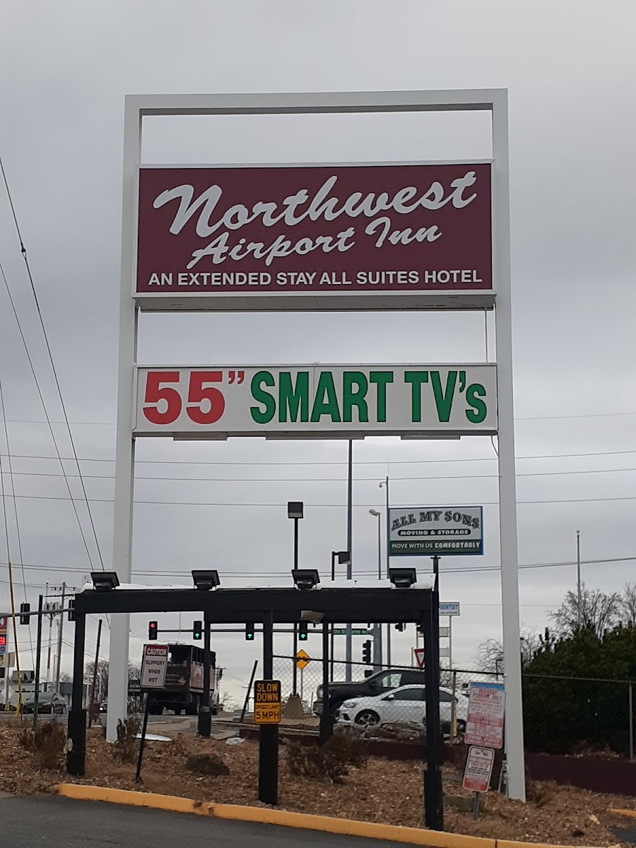 Northwest Airport Inn photo 3
