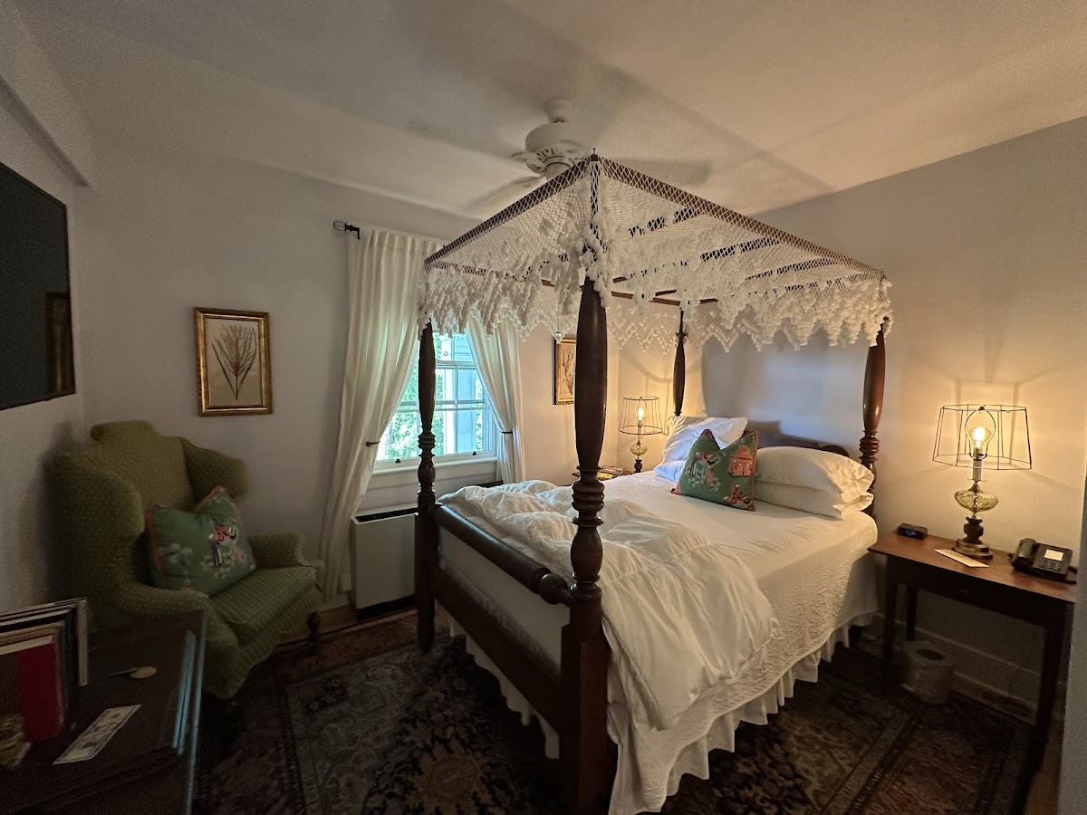 General Lewis Inn photo 2