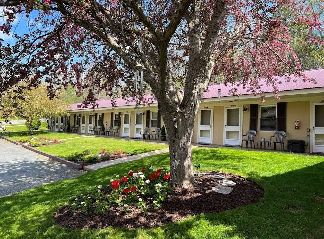 Westport Lakeside Motel
